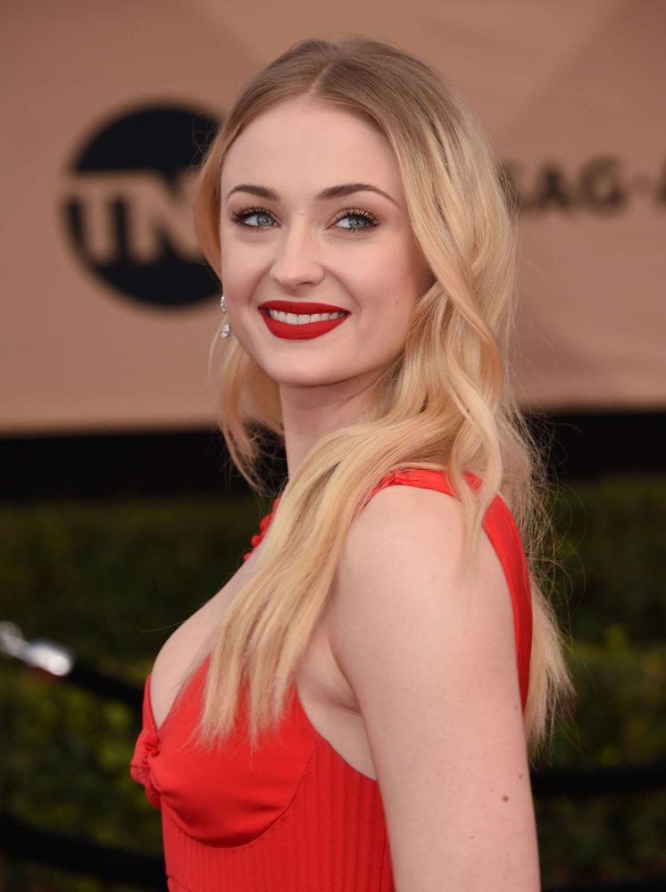 American Actors, American Celebrities, hollywood celebrities, hot hollywood actors, hottest celebrities, most famous hollywood celebrities, Sophie Turner age, Sophie Turner Biceps, Sophie Turner biography, Sophie Turner Body Measurements, Sophie Turner chest size, Sophie Turner dress size, Sophie Turner eyes color, Sophie Turner father, Sophie Turner favorite exercise, Sophie Turner favorite food, Sophie Turner favorite perfume, Sophie Turner favorite sport, Sophie Turner feet size, Sophie Turner full-body statistics, Sophie Turner girlfriend, Sophie Turner hair color, Sophie Turner height, Sophie Turner instagram, Sophie Turner Measurements, Sophie Turner merchandise, Sophie Turner mother, Sophie Turner movies, Sophie Turner Nationality, Sophie Turner net worth, Sophie Turner personal info, Sophie Turner shoe, Sophie Turner Short Biography, Sophie Turner wallpapers, Sophie Turner weight, Sophie Turner Zodiac Sign, top male hollywood stars