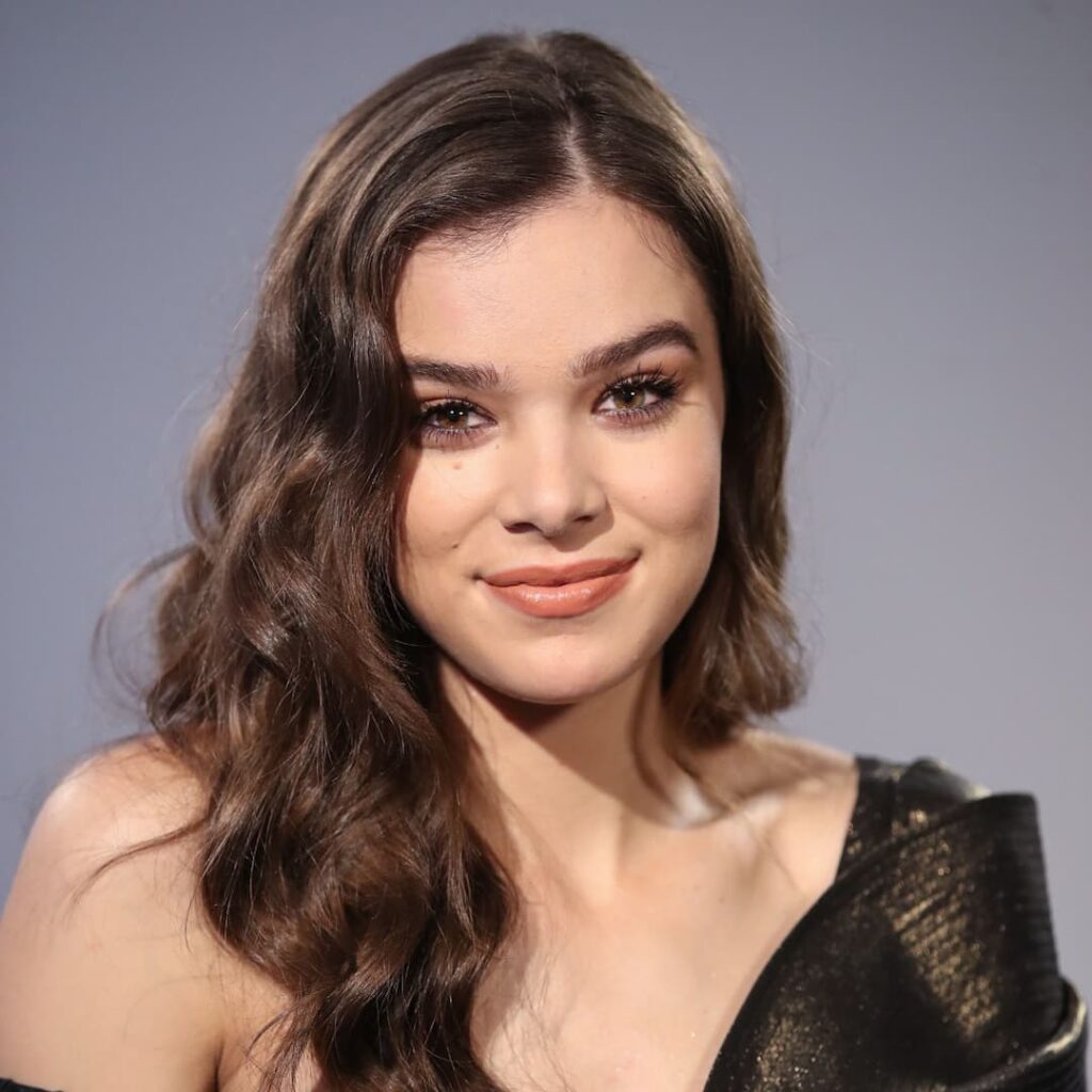 Hailee Steinfeld Measurements - Celebrity Caster