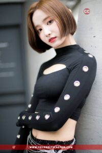 Beautiful South Korean Singer, Female Singers, Female South Korean Singers, Most Beautiful Girls from South Korea, South Korea, South Korean Celebrities, South Korean Dancers, South Korean Girl Group, South Korean Girls, South Korean Girls Band, South Korean Music Group, South Korean Rappers, South Korean Women, Yeonwoo age, Yeonwoo Body Statistics, Yeonwoo height, Yeonwoo Measurements, Yeonwoo weight